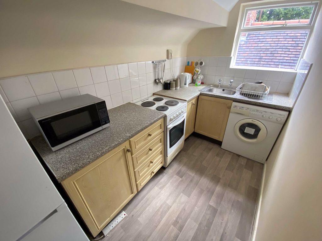 Flat 3, 4 Newbridge Avenue, Newbridge, Wolverhampton, WV6 1 bed