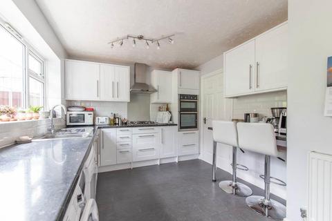 5 Barnfields, Cleobury Mortimer, Kidderminster, DY14 8RG