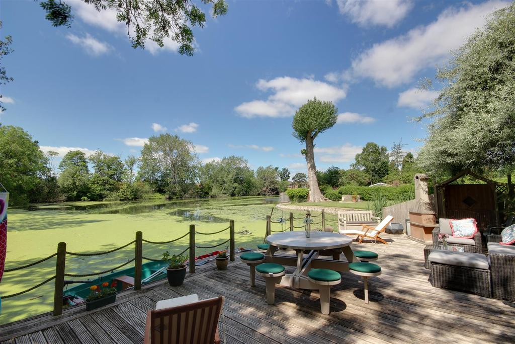 Canal Side West, Newport 4 bed detached house £595,000