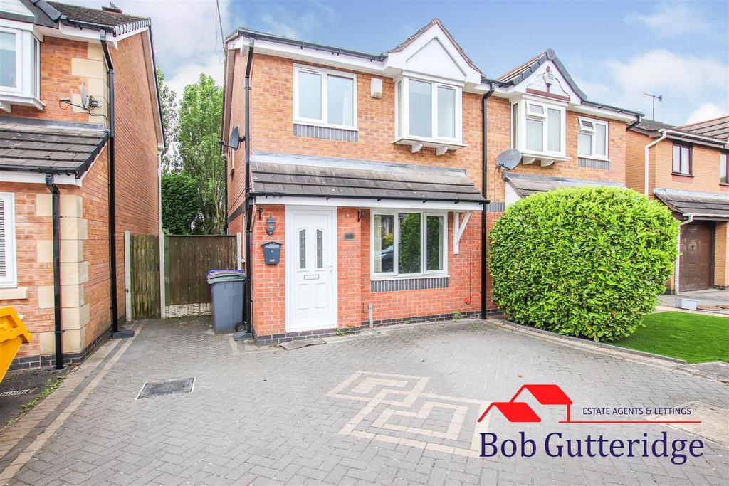 Dairyfields Way, Sneyd Green, StokeOnTrent 3 bed semidetached house