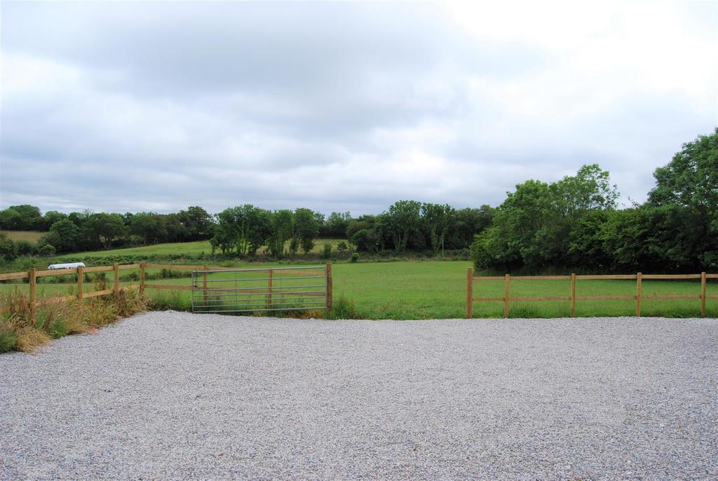 Dobwalls, Liskeard Land £85,000