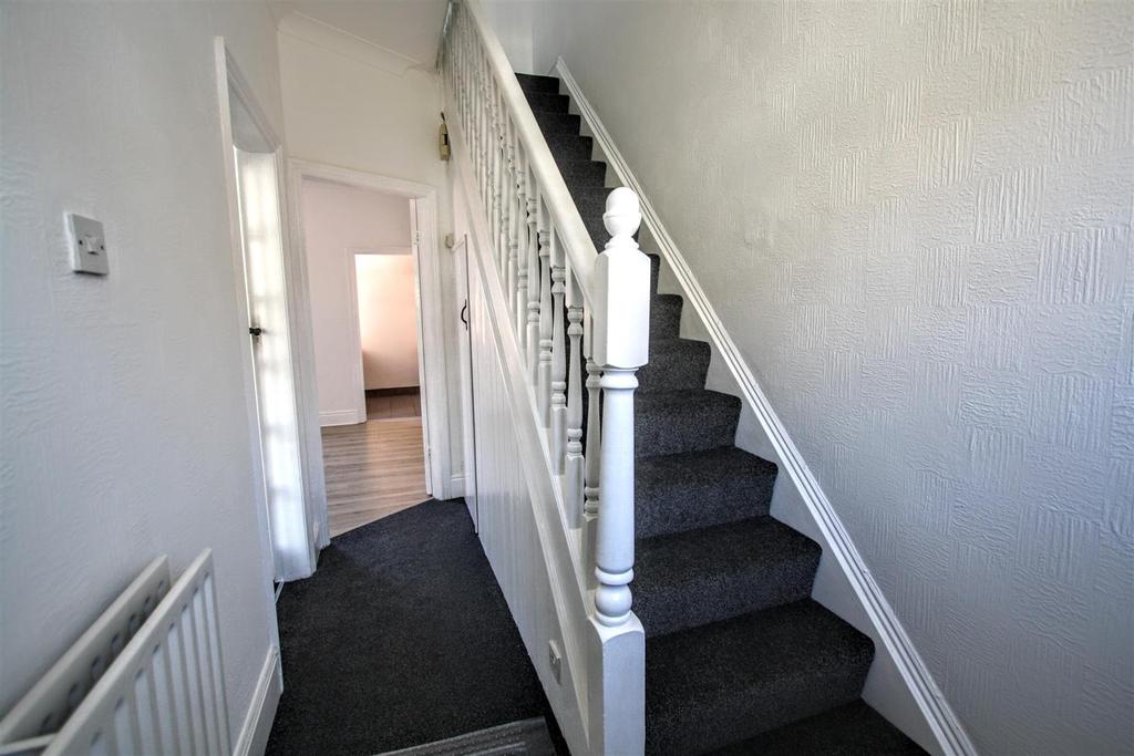 Cedar Road, Darlington 2 bed terraced house £575 pcm (£133 pw)