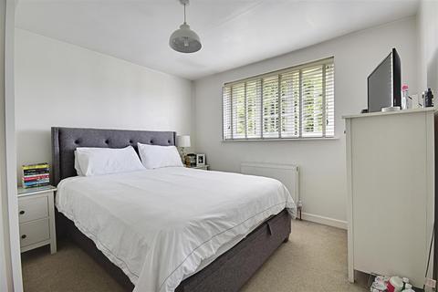 5 Quebec Close, Bexhill-on-sea, TN39 4HX