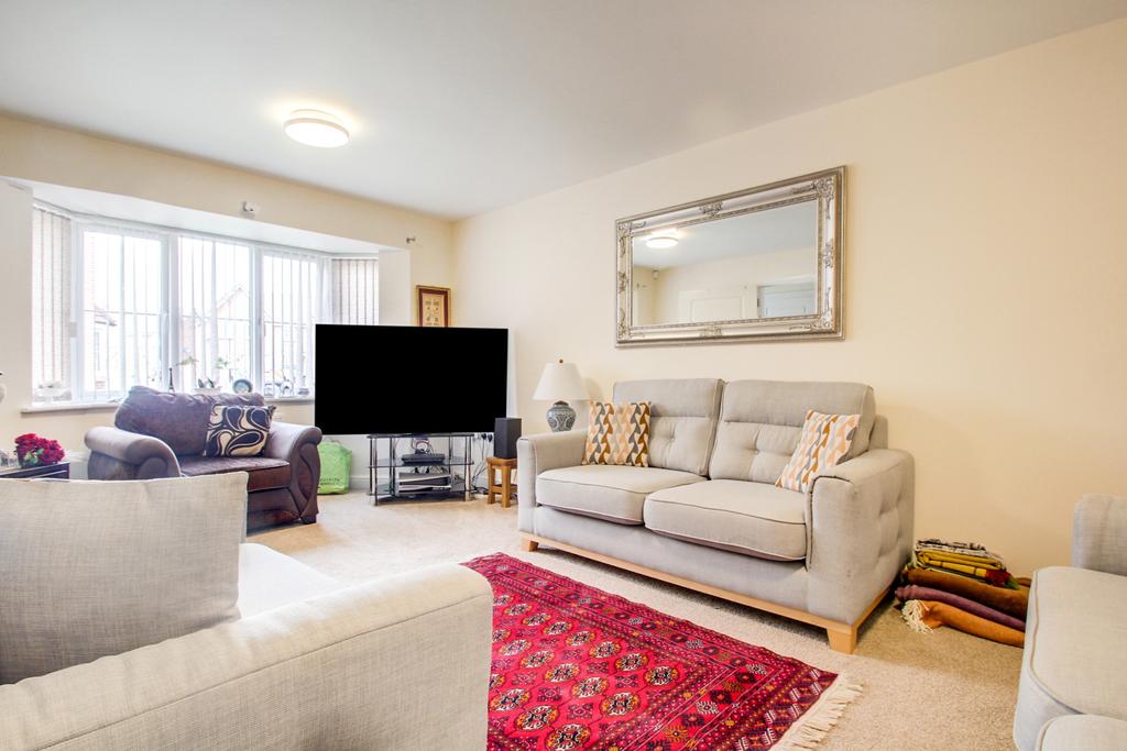 New Croft Drive, Willenhall, WV13 6 bed semidetached house £385,000