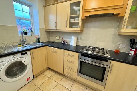 2 bedroom flat to rent, SHILLINGFORD CLOSE, MILL HILL EAST, NW7