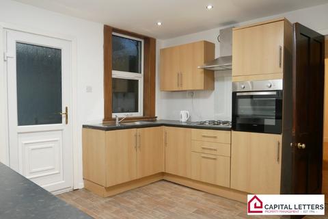2 bedroom flat to rent, Gates Road, Renfrewshire PA12