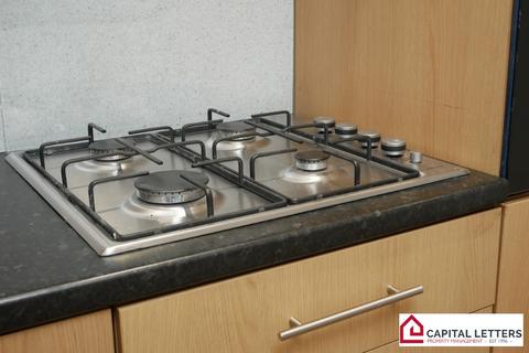 2 bedroom flat to rent, Gates Road, Renfrewshire PA12