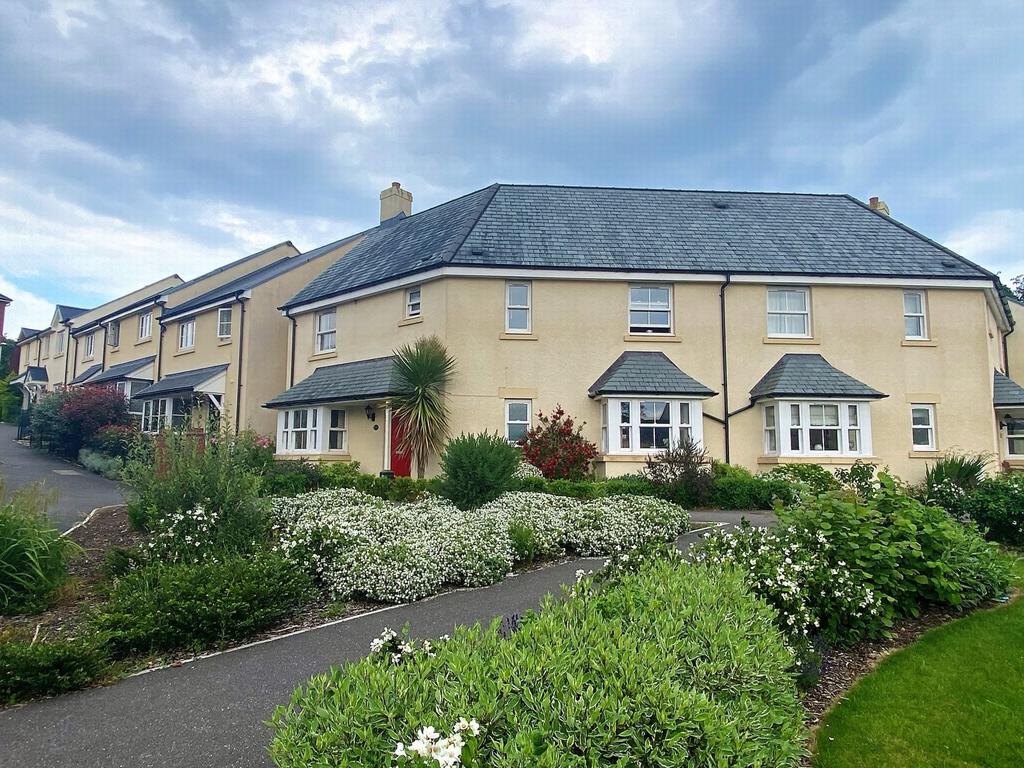 Carnac Drive, Dawlish, EX7 3 bed end of terrace house £290,000