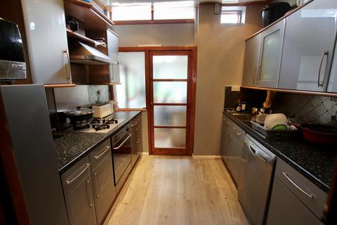 32 Henley Road, Ilford, IG1 2TT