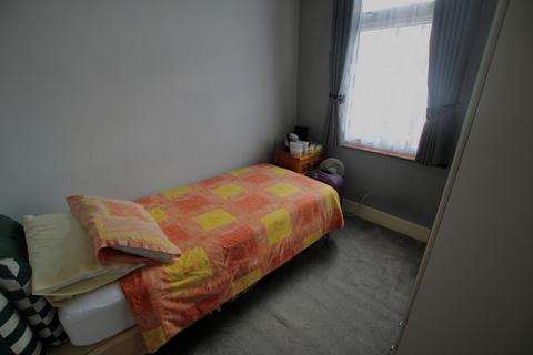 32 Henley Road, Ilford, IG1 2TT