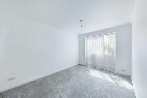 53 Burns Drive, Hemel Hempstead, HP2 7NP
