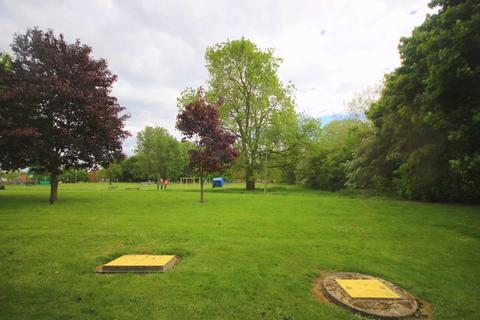 53 Burns Drive, Hemel Hempstead, HP2 7NP