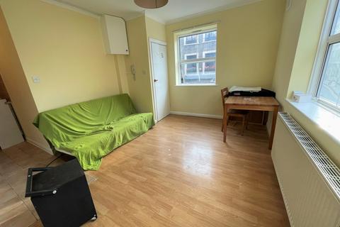 1 bedroom flat to rent, Brick lane, London
