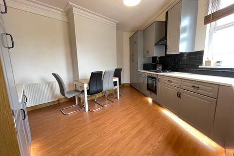 4 bedroom terraced house to rent, Consort Street, Leeds, West Yorkshire, LS3