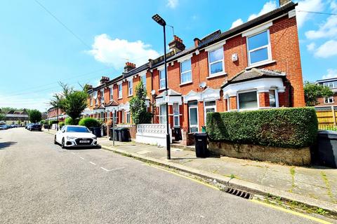 4 bedroom semi-detached house to rent, Graham Road, Turnpike Lane