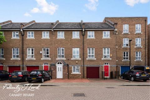 4 bedroom apartment to rent, Severnake Close, London