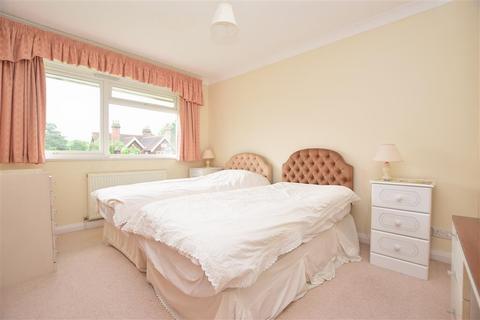 3 Burnham Drive, Reigate, RH2 9HD