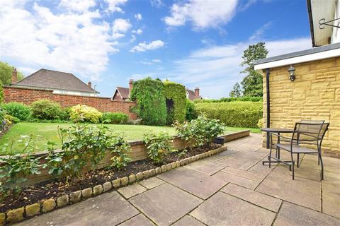 3 Burnham Drive, Reigate, RH2 9HD