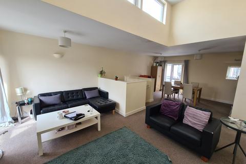 4 bedroom townhouse to rent, Boston Street, Hulme, Manchester. M15 5AY