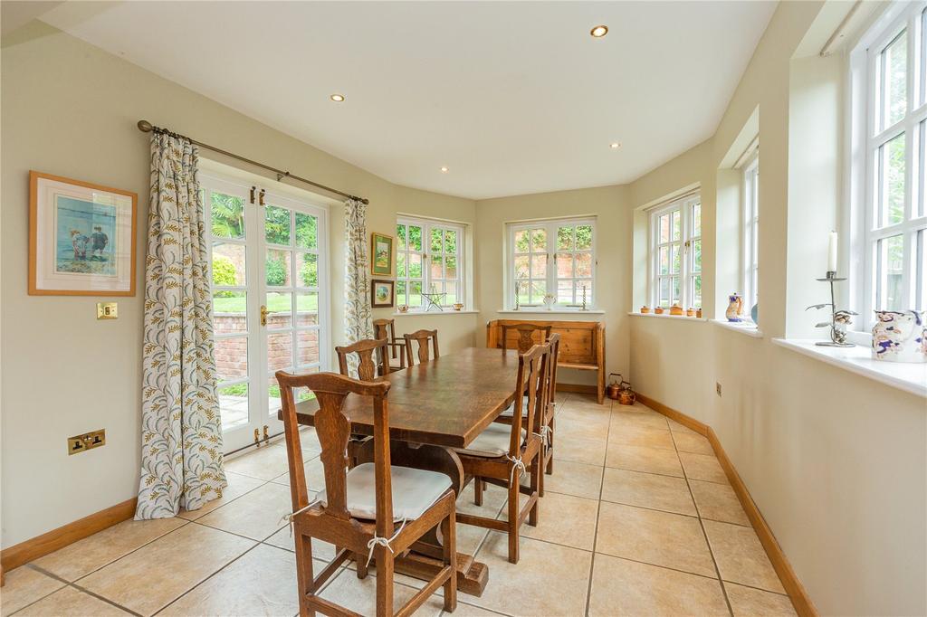 Breakfast Room