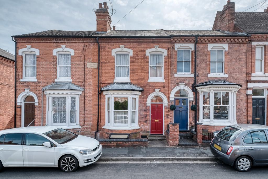 St. Dunstans Crescent, Worcester, WR5 2AF 2 bed terraced house £275,000