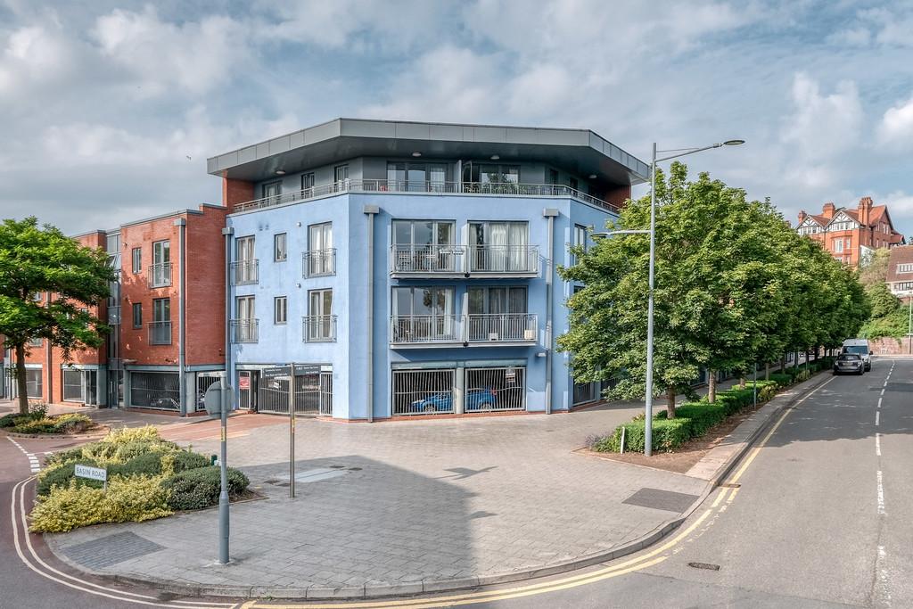 Medina House, Diglis Dock Road, Worcester, WR5 3DD 2 bed apartment £