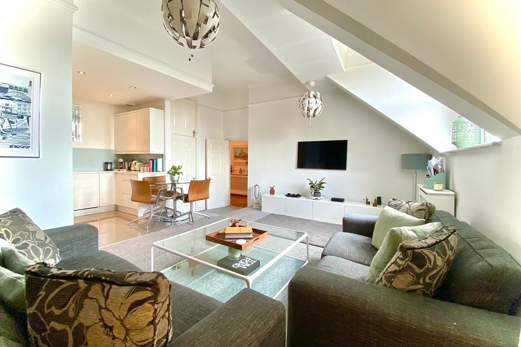 Chepstow House, Manchester 2 bed apartment £1,250 pcm (£288 pw)