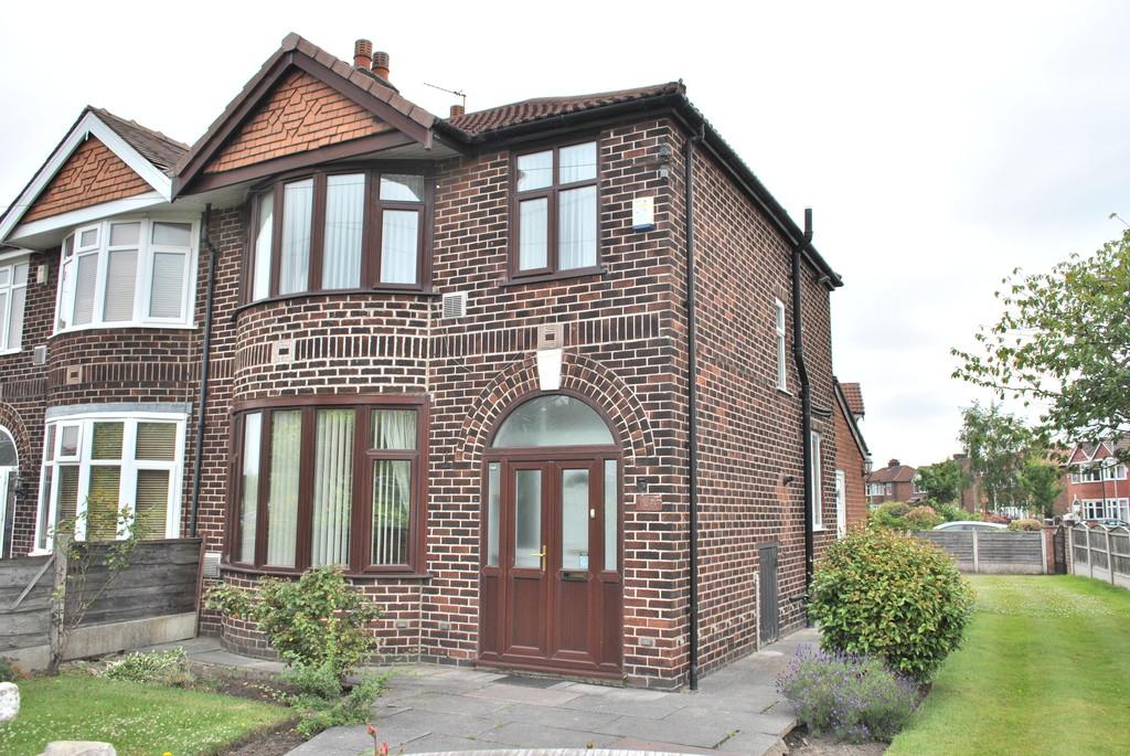 Moss Vale Road, Urmston 3 bed semidetached house £279,950