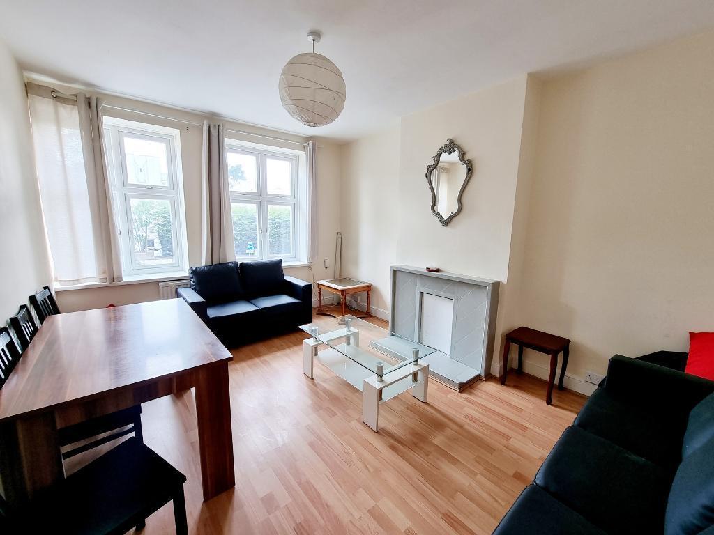 Aylmer Road, East Finchley, London, N2 0PE 4 bed flat £2,340 pcm (£