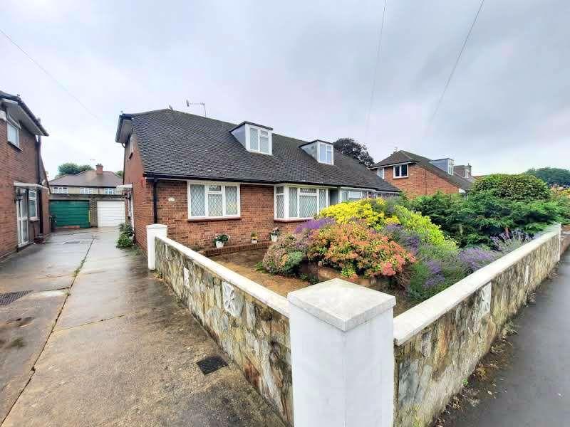 Mill Way, Feltham 3 bed semidetached bungalow £415,000