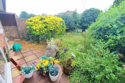 17 Mill Way, Feltham, TW14 0JX