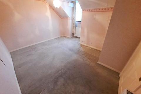 17 Mill Way, Feltham, TW14 0JX