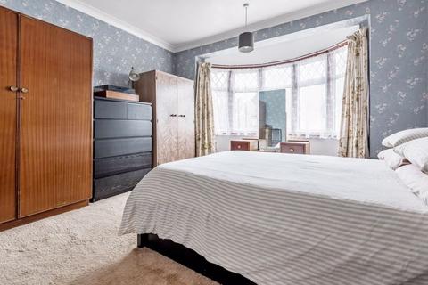 135 Vale Road, Worcester Park, KT4 7ED