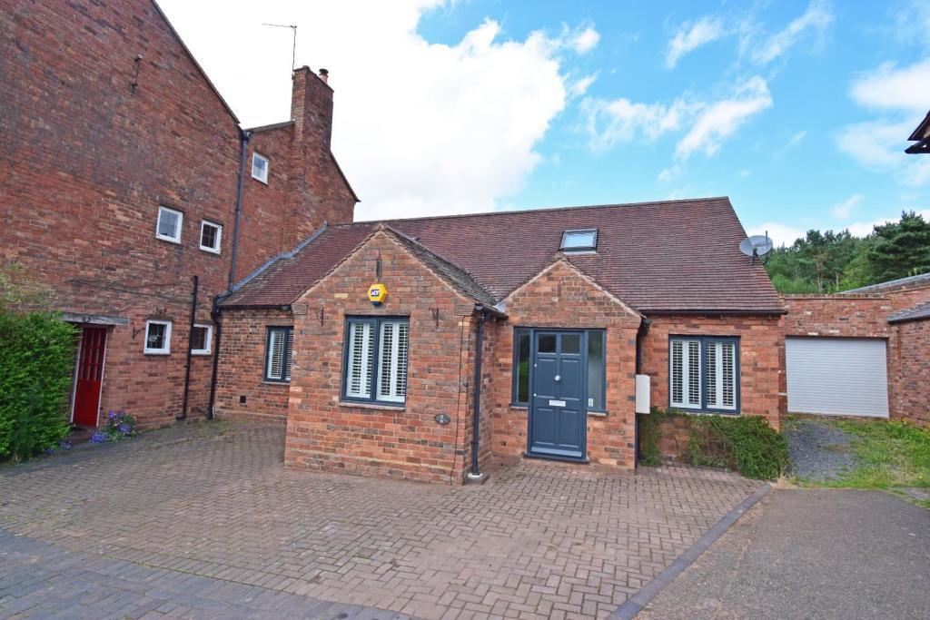 3 Gorse Farm Cottage & The Orchard... 4 bed semidetached house £895,000