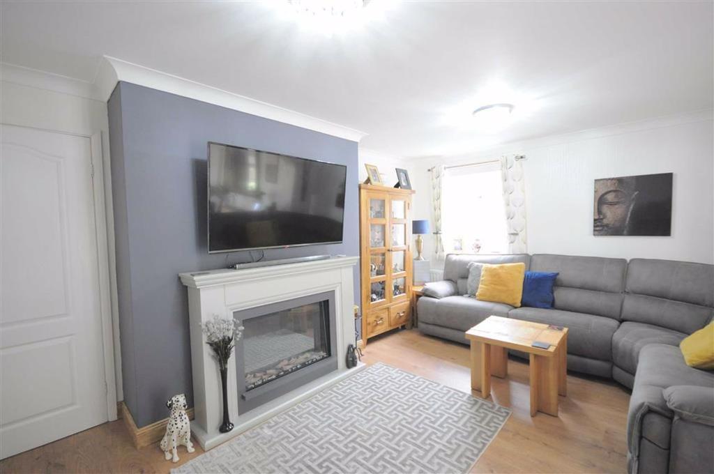 Frobisher Drive, Swynnerton 2 bed detached bungalow £240,000