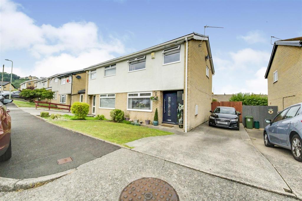 Highdale Close, Llantrisant, Pontyclun, CF72 3 bed semidetached house