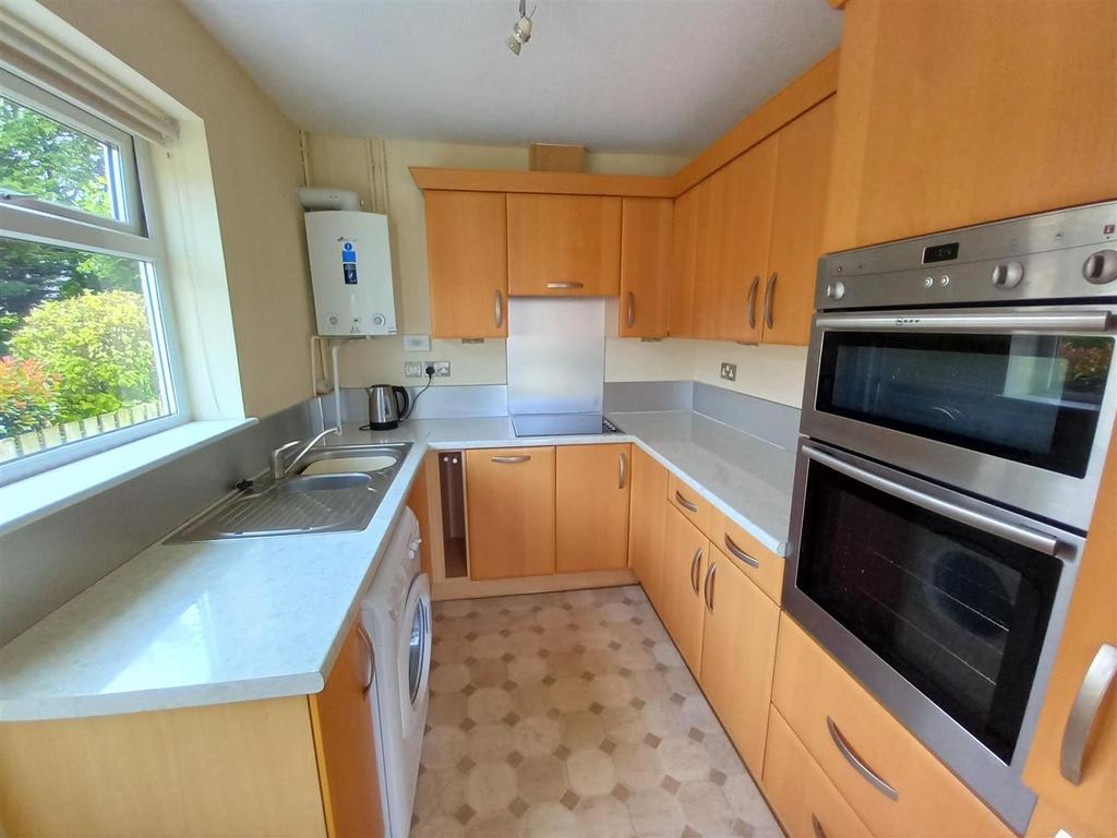 Wold View, South Cave, Brough 2 bed bungalow £695 pcm (£160 pw)