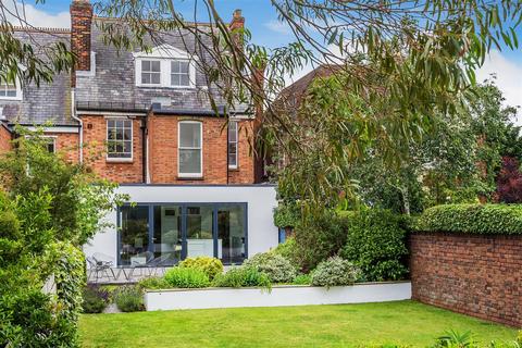 St Michaels Mount Cotmandene, Dorking, RH4 2BN