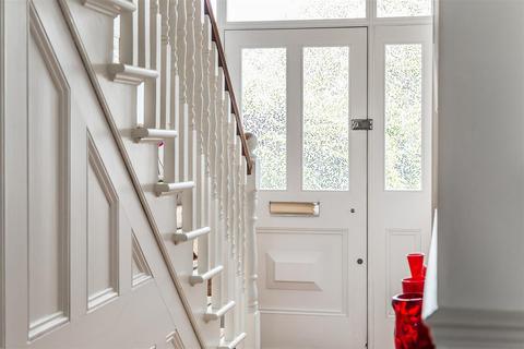 St Michaels Mount Cotmandene, Dorking, RH4 2BN