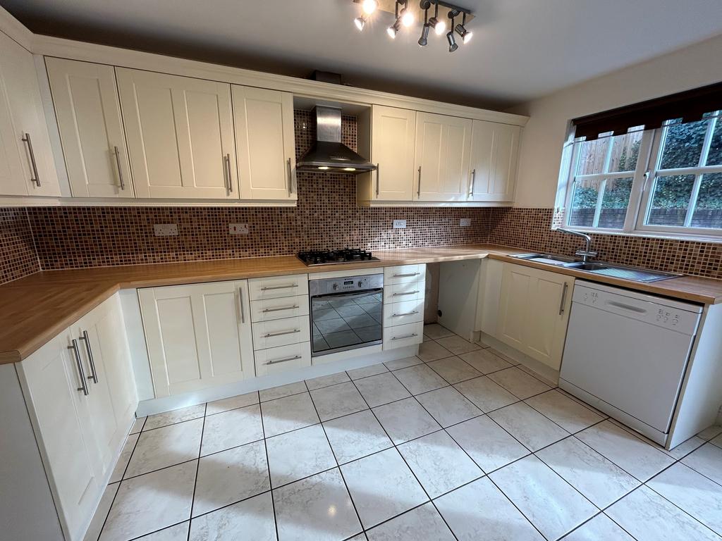Mariana Close, Chellaston, Derby, DE73 4 bed detached house to rent £