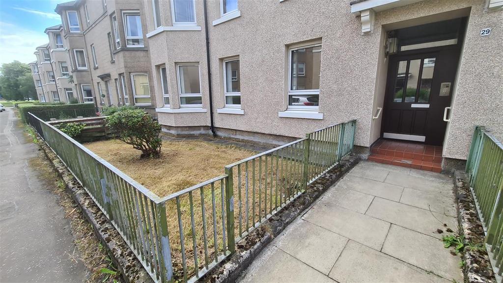 Private front garden