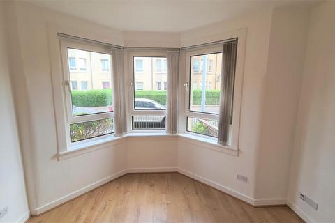 3 bedroom apartment to rent, Salen Street, Craigton, Glasgow