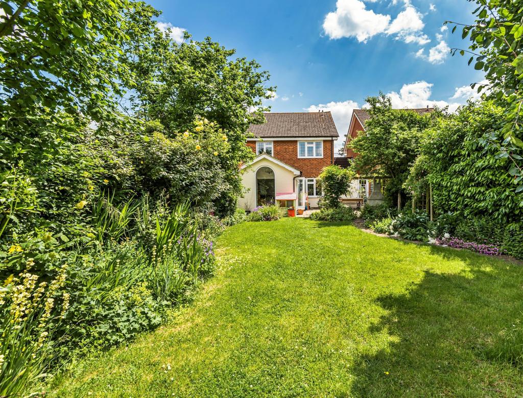 Glaziers Lane, Normandy, Guildford, GU3 4 bed house £2,750 pcm (£635 pw)