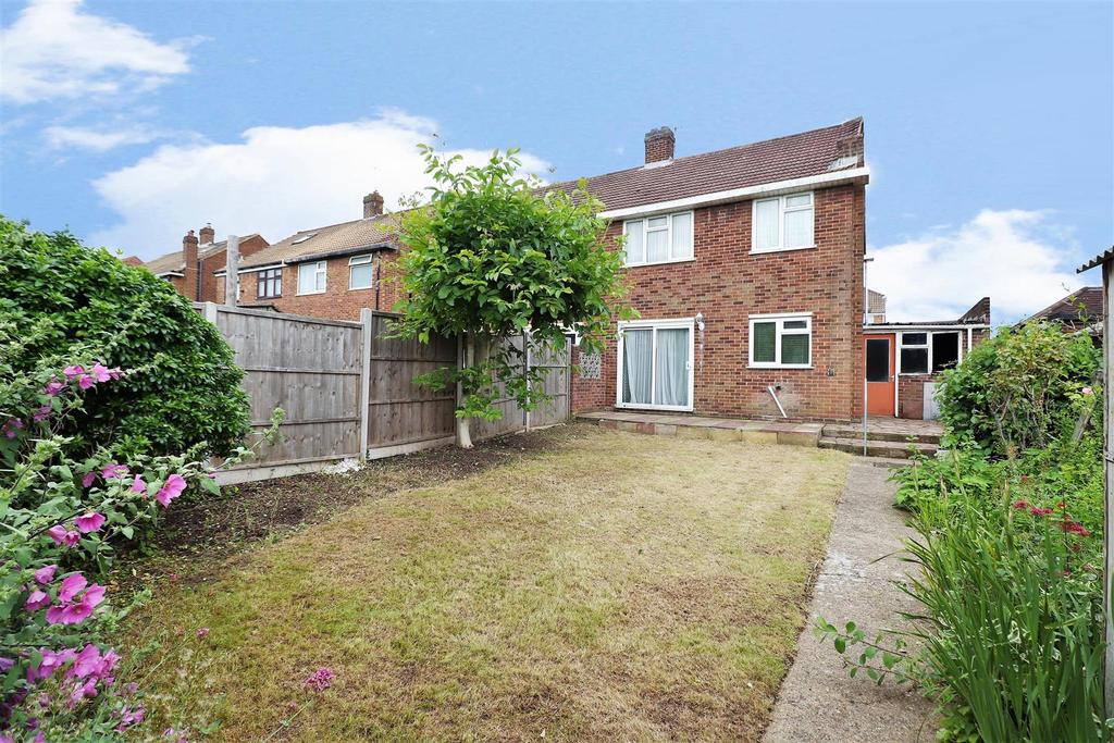 Fleet Road, Dartford 3 bed house £360,000