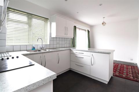 83 Fleet Road, Dartford, DA2 6JF