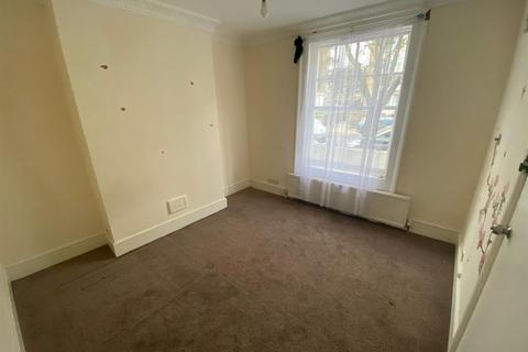 1 bedroom in a house share to rent - Massingham Street, London