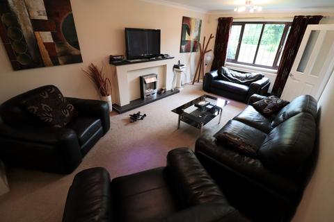 5 bedroom detached house to rent, The Brambles, Beardwood, Blackburn, BB2