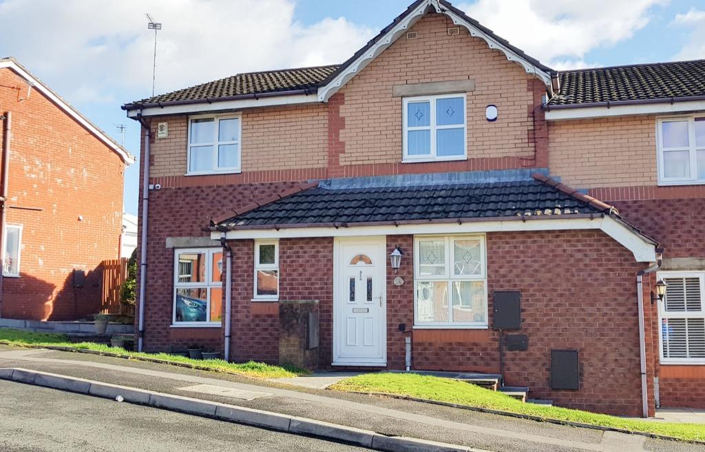 Titchfield Road, Oldham, OL8 2 bed terraced house £675 pcm (£156 pw)
