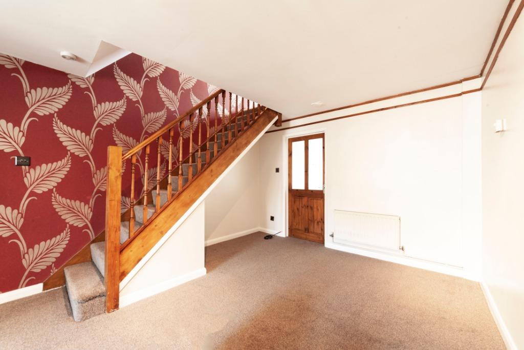 Titchfield Road, Oldham, OL8 2 bed terraced house £675 pcm (£156 pw)