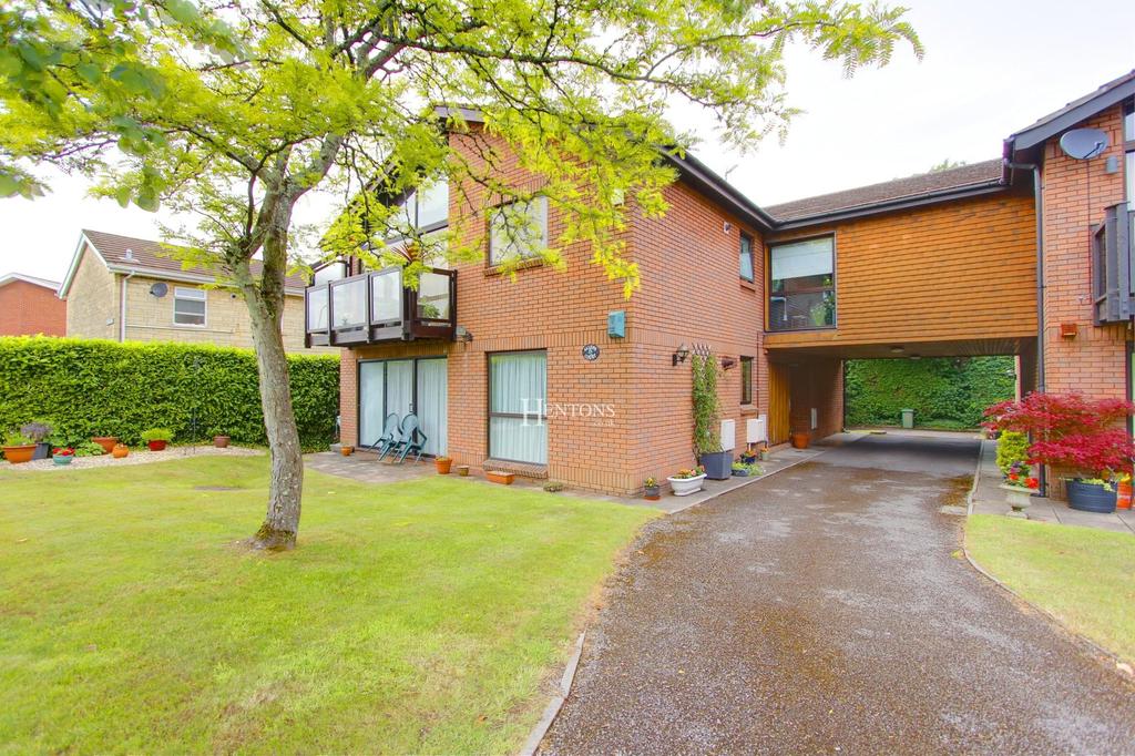 Allens Court, St Edeyrn's Road, Cyncoed 2 bed ground floor